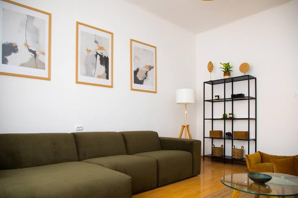 Brand New City Center Apartment Nostalgija สปลิท ภายนอก รูปภาพ