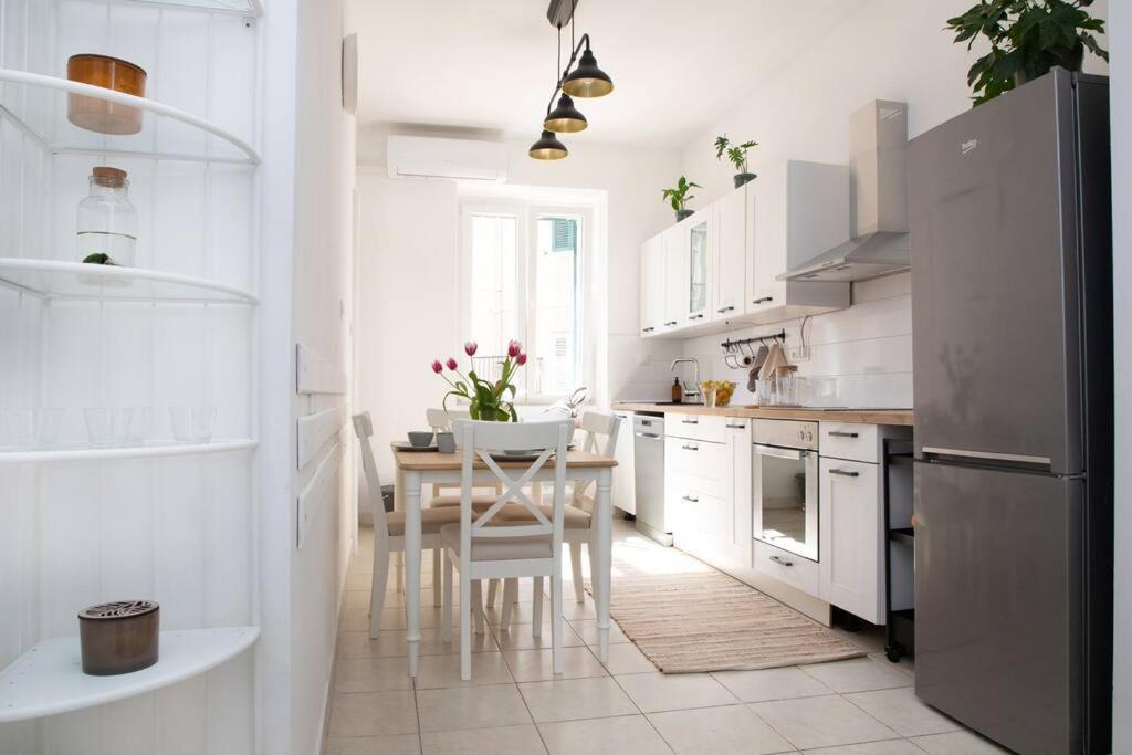 Brand New City Center Apartment Nostalgija สปลิท ภายนอก รูปภาพ